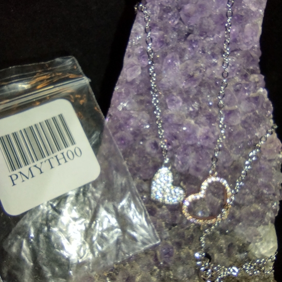 Fragrant Jewels necklace double heart - Picture 2 of 3